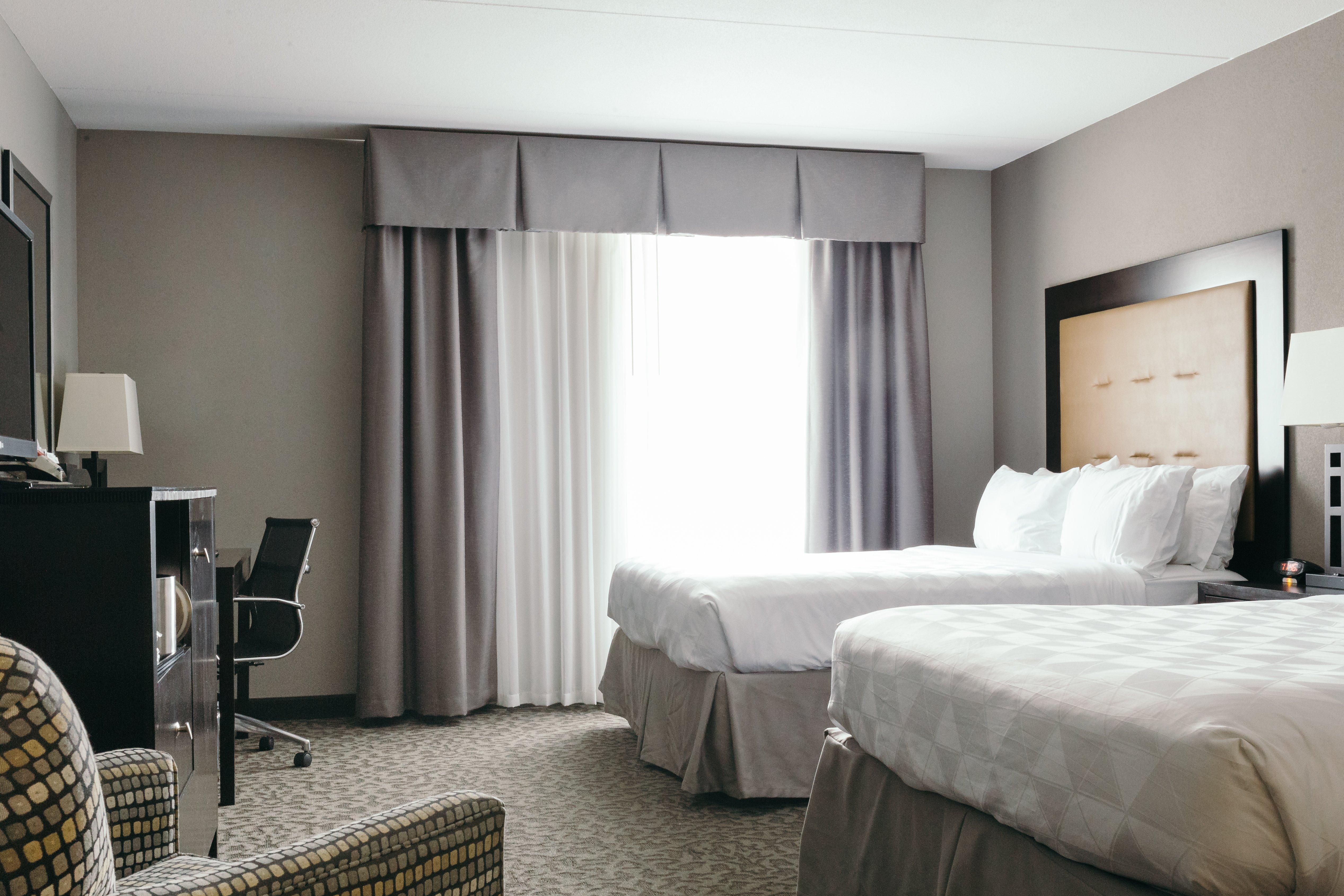Holiday Inn And Suites East Peoria By Ihg Exterior photo