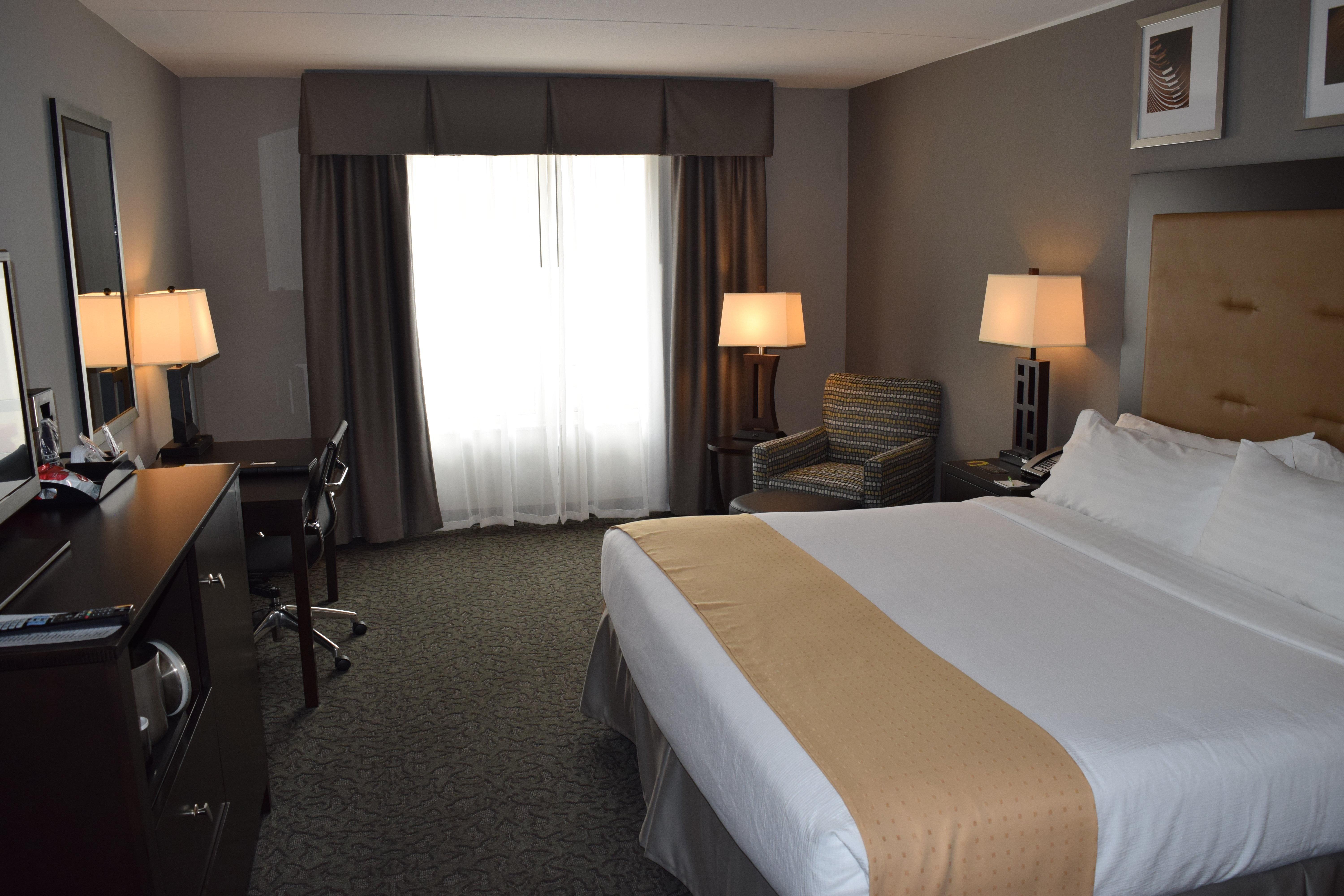 Holiday Inn And Suites East Peoria By Ihg Exterior photo