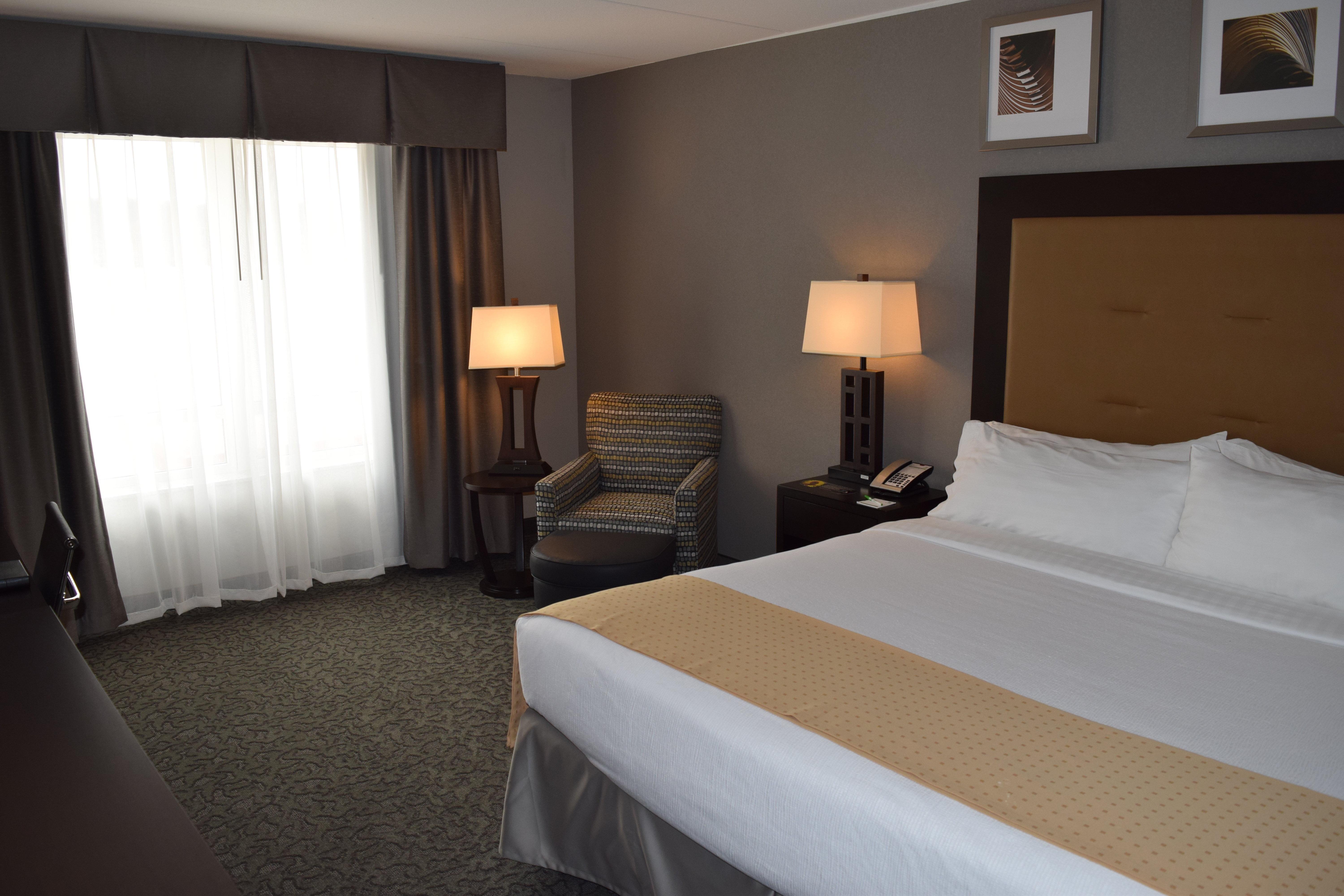 Holiday Inn And Suites East Peoria By Ihg Exterior photo