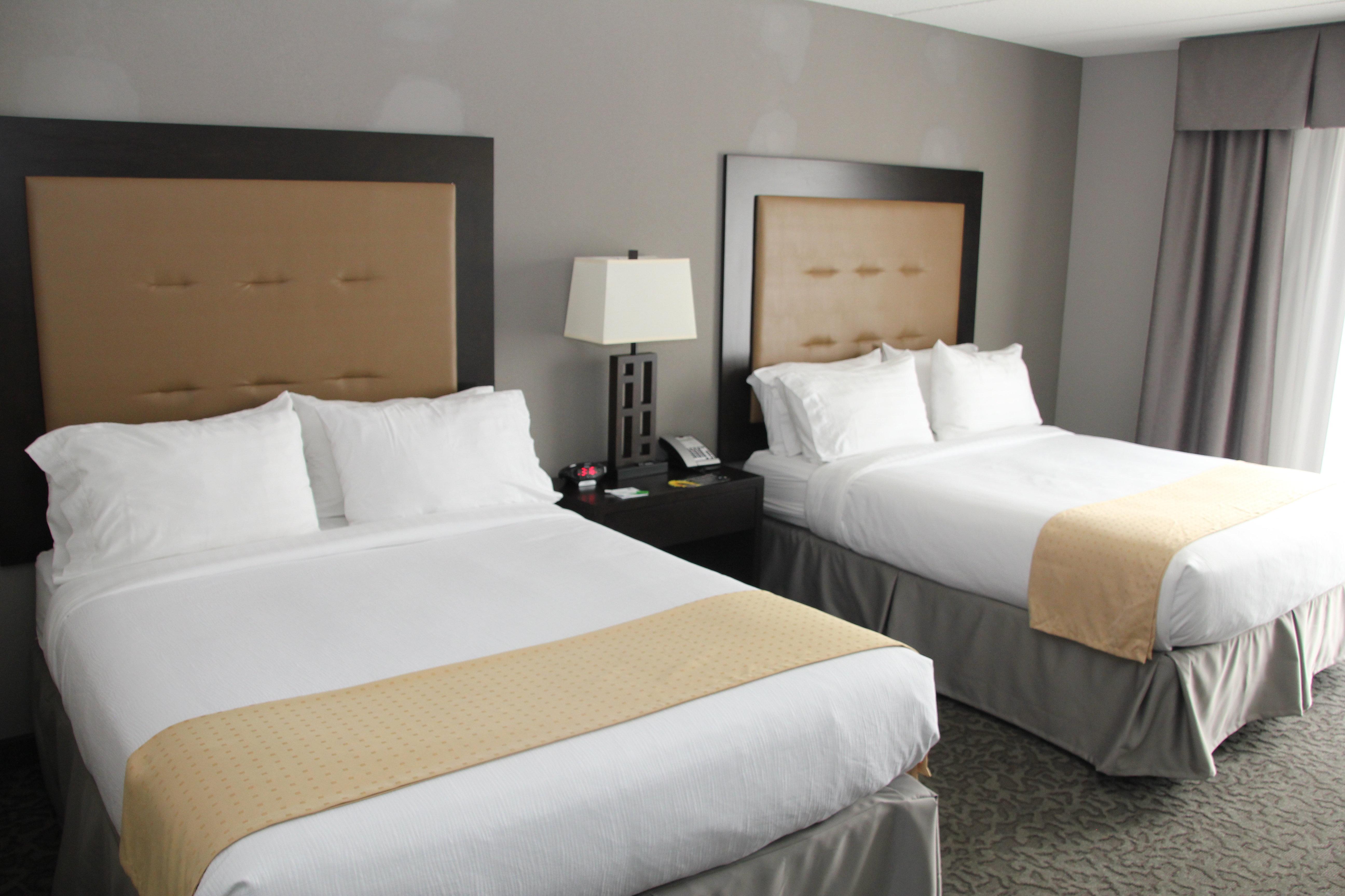 Holiday Inn And Suites East Peoria By Ihg Exterior photo