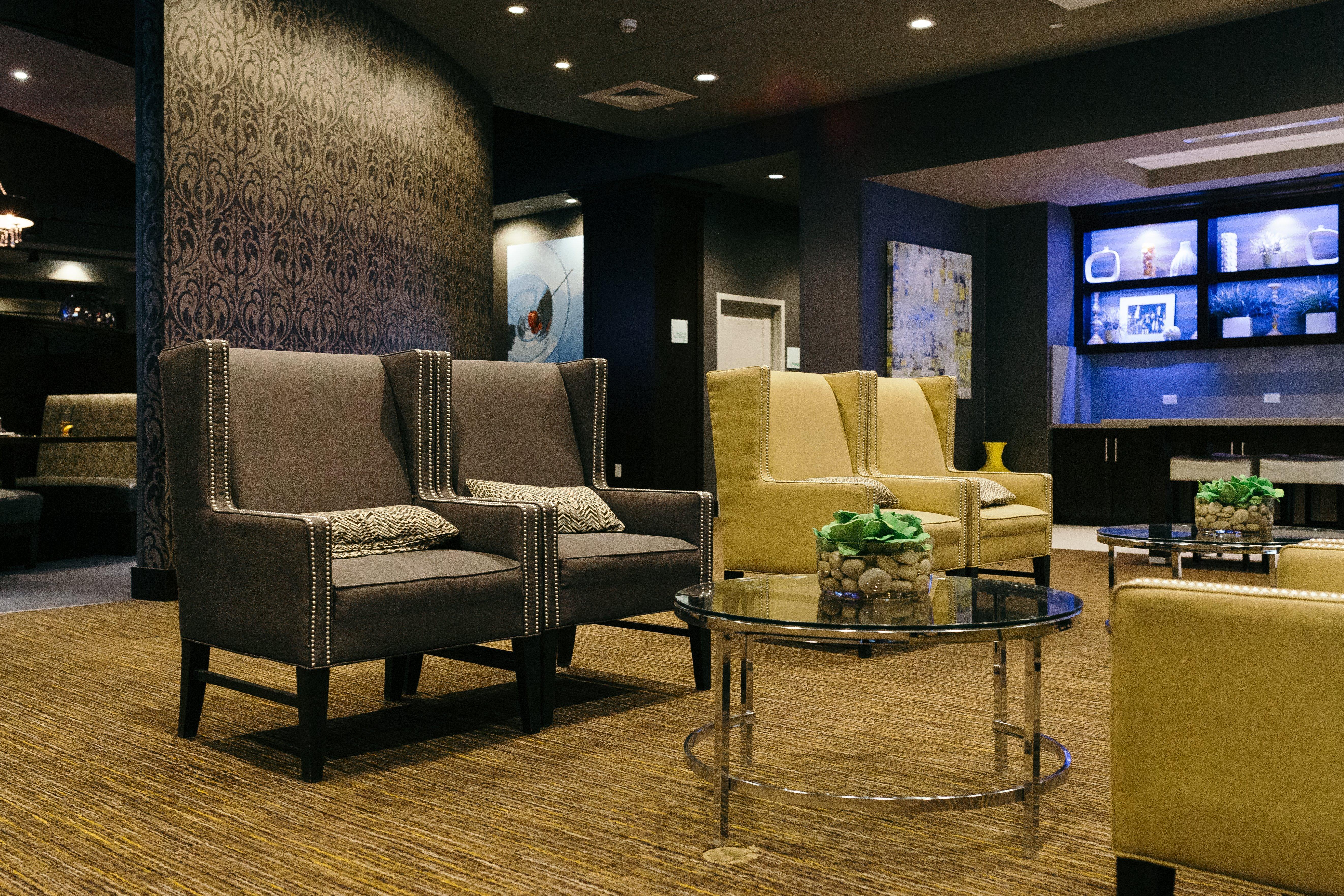 Holiday Inn And Suites East Peoria By Ihg Exterior photo